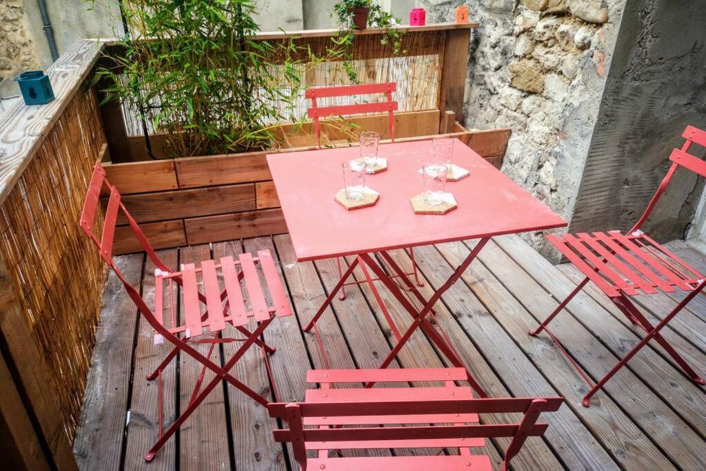 Maison De Village Meublee Avec Terrasse Donzere Экстерьер фото